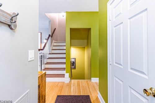 18 Timothy Ct, Morristown NJ  07960-2767 exterior