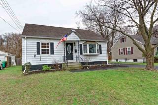 11 Old Myers Dr, Albany, NY 12205-1901