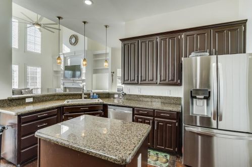 402 Old York Rd, Irving TX 75063-4248 exterior