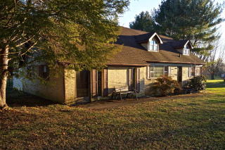 129 Cullom Lands Ln, Livingston, TN 38570-6045