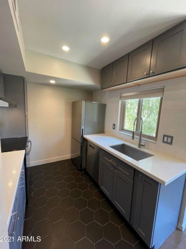 3500 Hayden Rd, Scottsdale AZ  85251-4719 exterior