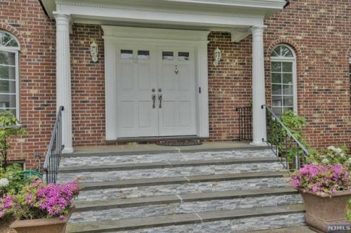 12 Keith Pl, Ridgewood, NJ 07452-3713