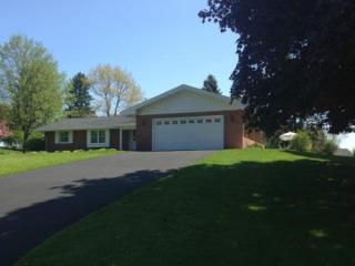 19445 Benington Dr, Brookfield, WI 53045-2220