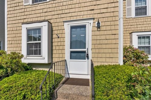 7 Hubbard Run Dr, Glastonbury, CT 06033-2337