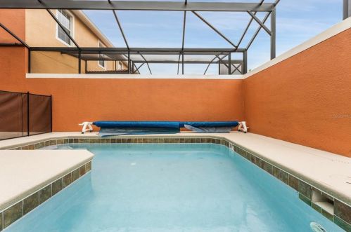 8927 Bismarck Palm Rd, Kissimmee FL 34747-1547 exterior