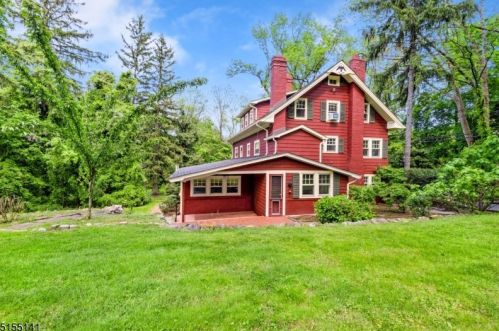 2041 Raritan Rd, Scotch Plains NJ  07076-4711 exterior