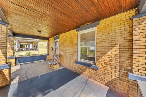 920 Maryland Ave, New Castle, PA 16101-4406