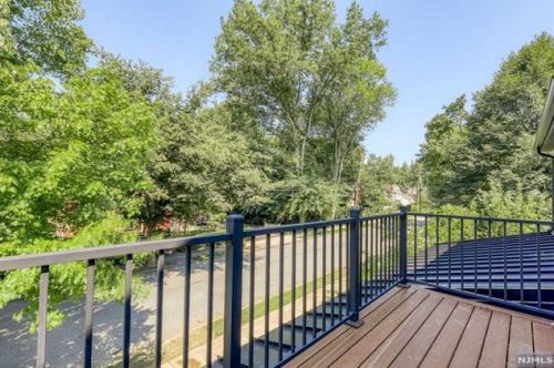 441 Northern Pkwy, Ridgewood NJ  07450-1720 exterior