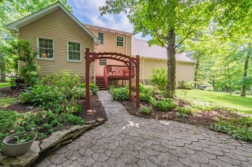 1117 Nicole Renee Dr, Latrobe PA  15650-9635 exterior