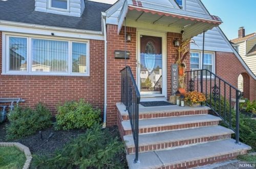 86 Martha Ave, Elmwood Park, NJ 07407-1015