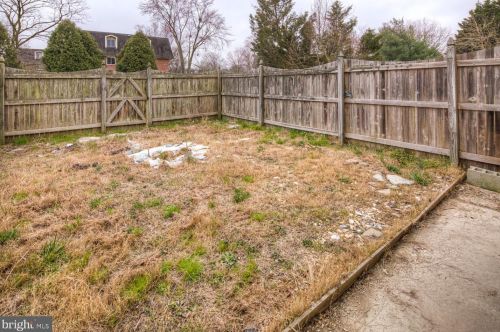 28 Periwinkle Ct, Dover DE  19904-7759 exterior