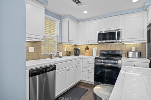 8146 Parkside St, Chino CA  91708-9313 exterior
