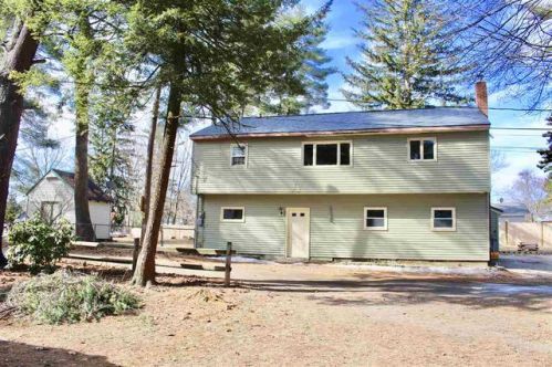 2 Des Roberts Rd, Newton, NH 03858-3506