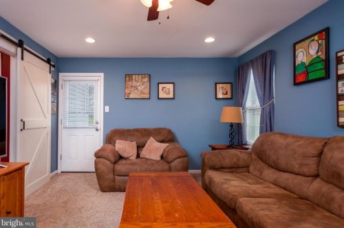 403 Stratford Ct, Lansdale PA  19446-6374 exterior