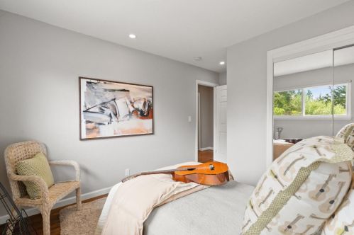 1128 Manzanita Dr, Pacifica CA  94044-4347 exterior