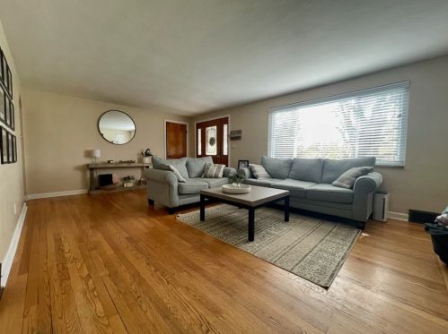 1812 Park Circle Dr, Glenshaw PA  15116-2137 exterior