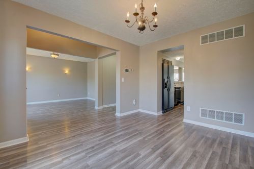 1733 Greatwood Dr, Florence KY  41042-8121 exterior