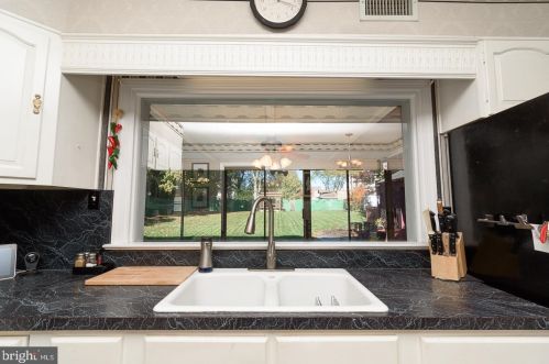 556 Leverington Ave, Philadelphia PA 19128-3314 exterior