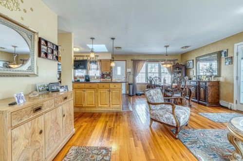 685 Francis Dr, North Wantagh, NY 11793-1036