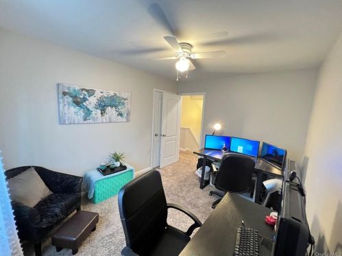 20 Dogwood Dr, Middletown NY 10940-1801 exterior