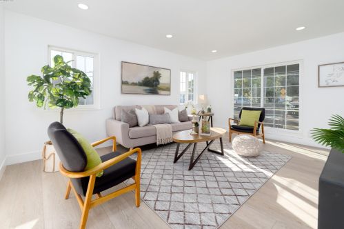 26184 Stanwood Ave, Hayward CA  94544-2736 exterior