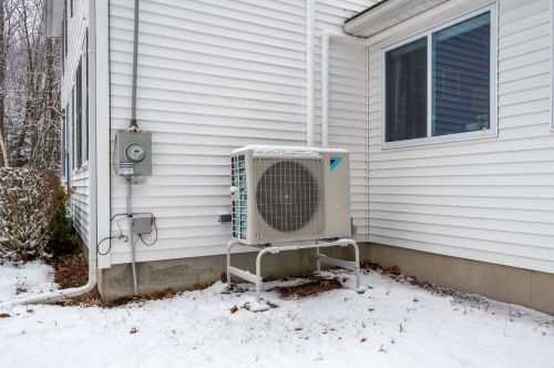 12 Ginger Dr, Goffstown NH  03045-2939 exterior