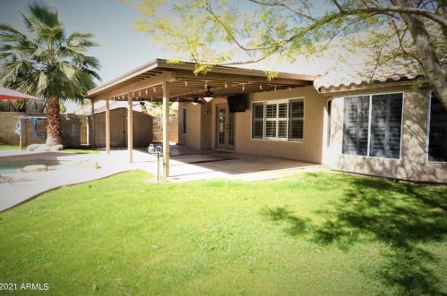 4403 Villa Linda Dr, Glendale AZ  85310-5122 exterior