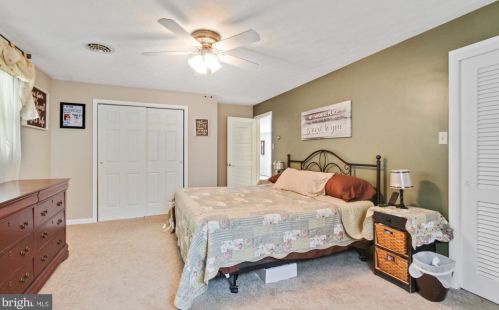 125 Dixie Dr, Red Lion PA  17356-1110 exterior