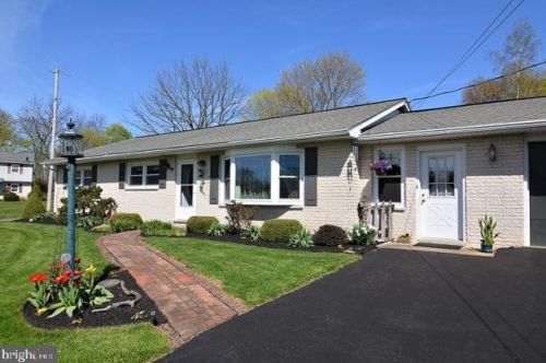 1354 Kiner Blvd, Carlisle, PA 17015-9770