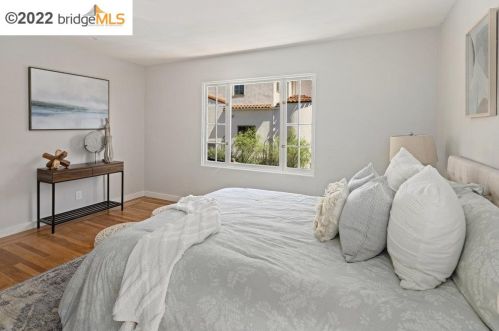 899 Glendome Cir, Oakland CA 94602-1413 exterior