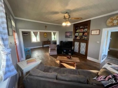 864 Pike St, Etna, OH 43018-9005