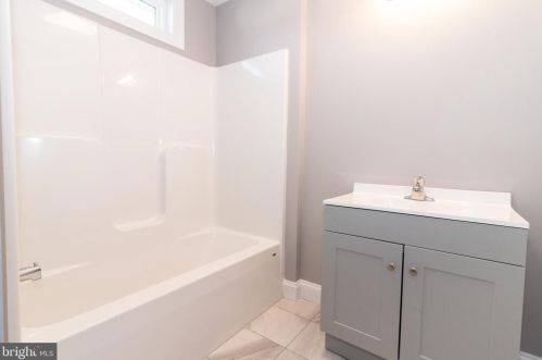 511 4th St, Laurel DE  19956-1506 exterior