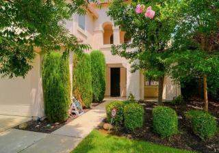 461 Lyman Cir, Sacramento CA  95835-1233 exterior