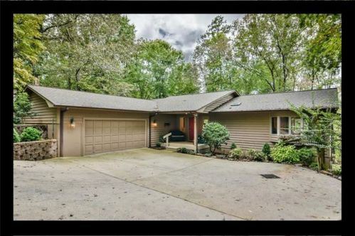 4 Rudder Ct, Salem, SC 29676-4220
