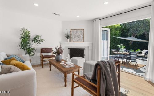 12432 La Maida St, North Hollywood CA  91607-3507 exterior