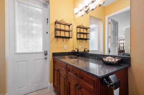 670 1 St, Naples FL 34117-5106 exterior