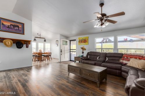 45444 20th St, Phoenix AZ 85087-7526 exterior