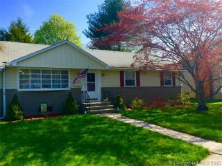 28 Edgemere Rd, New Haven, CT 06512-1827