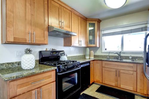 398 Manferd St, Milpitas CA  95035-2647 exterior