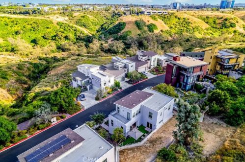 5944 Shaw Lopez Row, San Diego, CA 92121-4301
