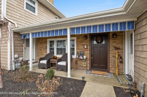 1600 Bch Blvd, Lacey NJ  08731-5031 exterior