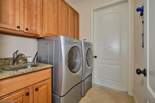 1121 1 Ter, Cape Coral FL  33991-1591 exterior