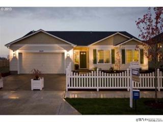 3221 Reed Ave, Woodburn, OR 97071-4636
