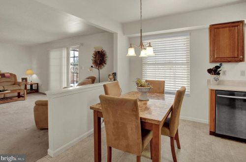 6550 Baywood Dr, Harrisburg PA 17111-6894 exterior