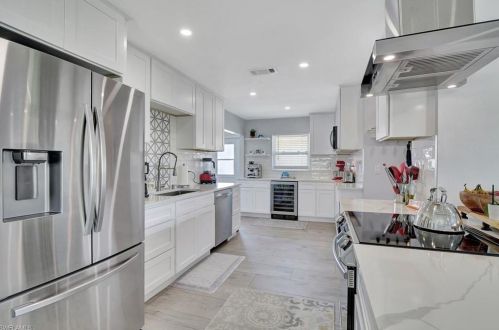 624 104th Ave, Naples FL  34108-3227 exterior