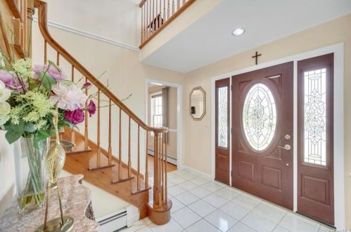 15 Sherbrooke Rd, Mahopac, NY 10541-1260