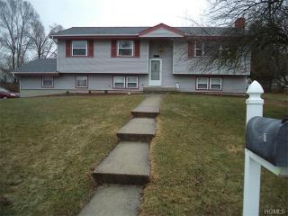 1 Beechwood Dr, Goshen, NY 10924-2549