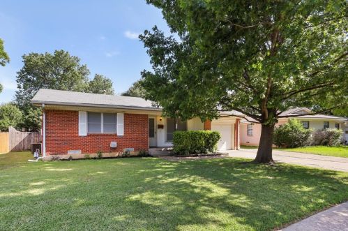366 Shore Pl, Lewisville, TX 75067-5332