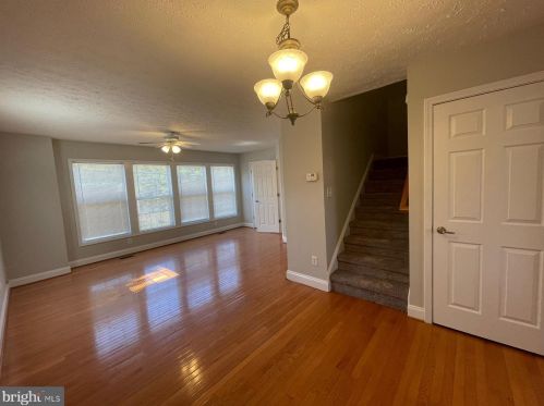 1617 Airport Ave, Fredericksburg, VA 22401-7207