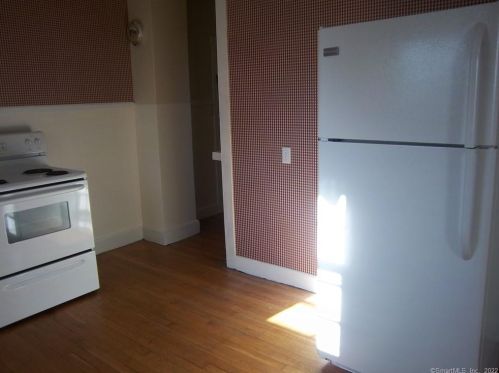 72 Godfrey St, Groton CT  06340-5018 exterior